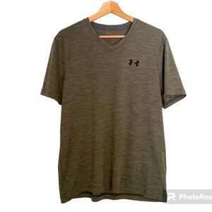 UNDER ARMOUR GREEN V NECK ATHLETIC SHIRT